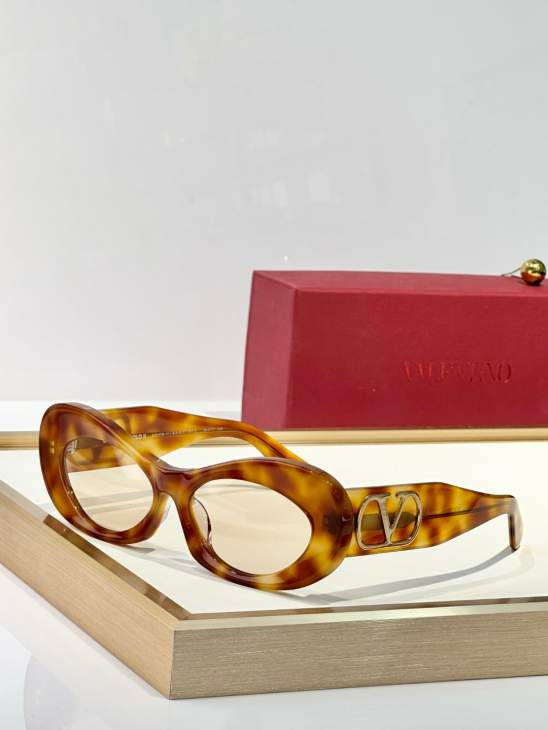 Picture of Valentino Sunglasses _SKUfw69866474fw